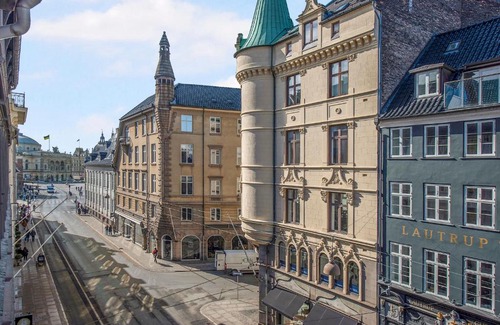 Indre By Apartment | Sanders Main - Endearing Two-Bedroom Duplex Apartment with a Balcony Next to Magical Nyhavn