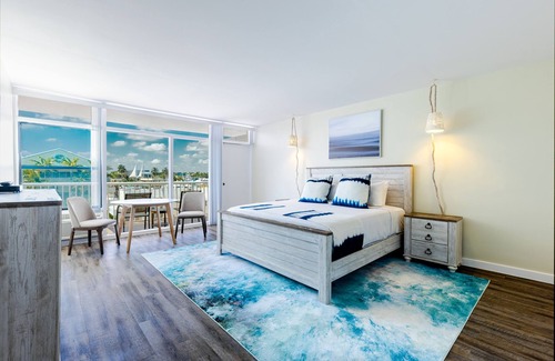 Pompano Beach Hotel | Sands Harbor Resort and Marina