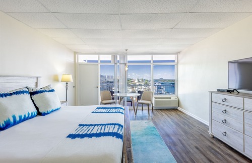 Pompano Beach Hotel | Sands Harbor Resort and Marina