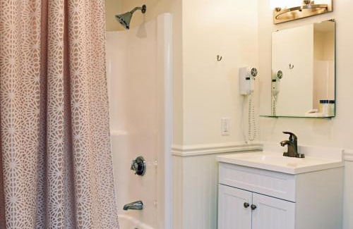 Sandwich Hotel | Sandwich Inn and Suites