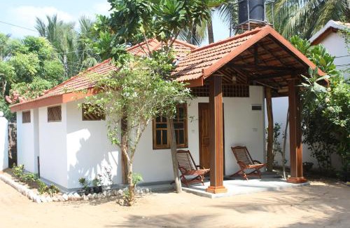 Pottuvil Division 2 House | Sandy Beach Hotel