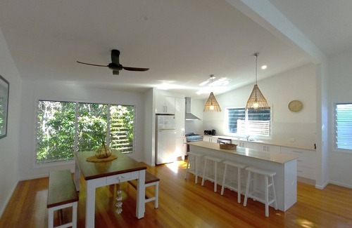 Rainbow Beach House | Sandy Feet - Rainbow Shores