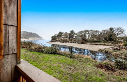 Neskowin Apartment | Sandy Landing