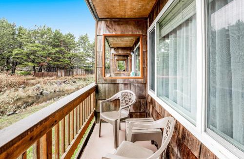 Neskowin Apartment | Sandy Landing