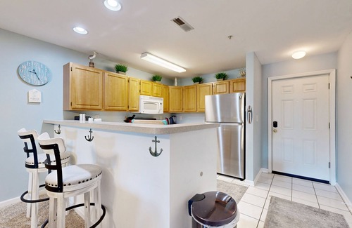 Rehoboth Beach Condo | Sanibel Village Condo w/3 pools & private patio