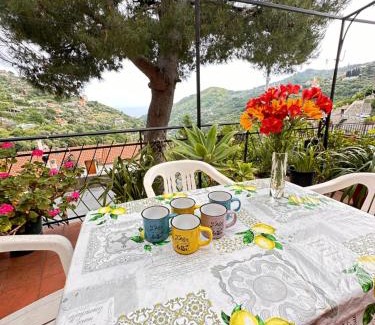 Sanremo Apartment | SANREMO Mare e Relax - Affittasi "Casa Illiade" con parcheggio libero, terrazza e Wi-Fi