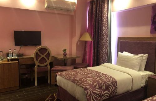 Al Duqqi Hotel | Santana Hotel Cairo