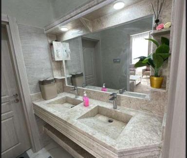 Al Hadd Ski Chalet | Santorini chalet شاليه سانتوريني