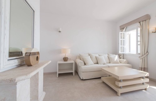 Oia Hotel | Santorini Secret Suites & Spa