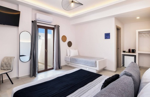 Fira Hotel | Santorinn Suites