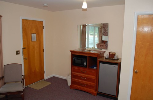 Fort Edward Hotel | Sara Glen Motel