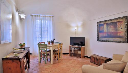 Dolcedo House | Sarazenenturm Franco