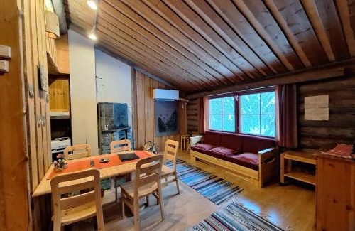 Syote House | Satu 31, kahden makuuhuoneen kelomökki Syötteellä, valaistun ladun vieressä
