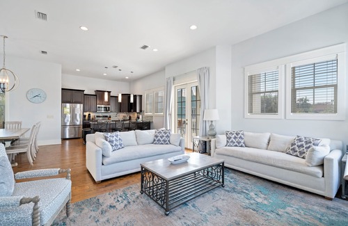 Crystal Shores House | Save 5Kings*HeatedPool*Elevator*BchGear*
