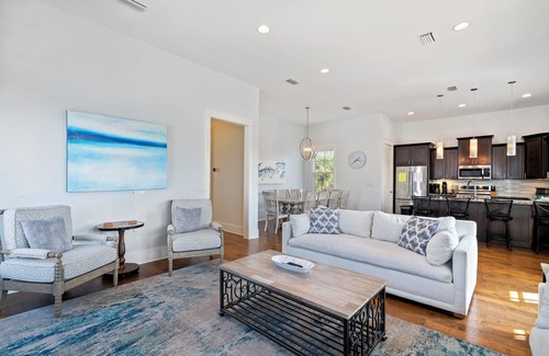 Crystal Shores House | Save 5Kings*HeatedPool*Elevator*BchGear*