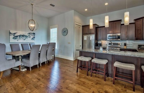 Crystal Shores House | Save 5Kings*HeatedPool*Elevator*BchGear*