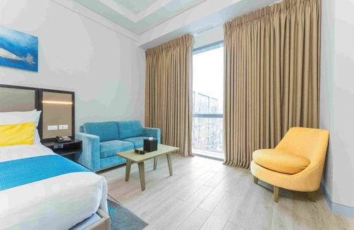 Lapu-Lapu Hotel | Savoy Hotel Mactan Cebu near Newtown Beach