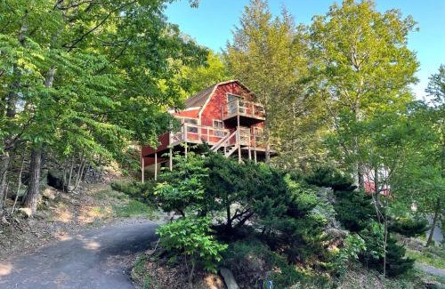 Bushkill Ski Chalet | Saw Creek Cabin - Regent Hilltop