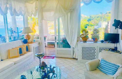 Marina Grande Bed & Breakfast | Scala Fenicia 14 by CapriRooms