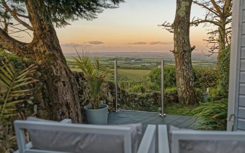 Chysauster House | Scandi Cabin On A Hill, With Stunning Views Across Cornwall