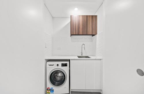 Scarborough House | Scarborough Escape, New 2Br Suite, 13G
