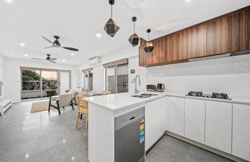 Scarborough House | Scarborough Escape, New 2Br Suite, 13G
