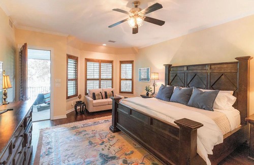 Apache Shores House | Scenic Seclusion Near Austin: 2 Luxe Suites, Designer Dining & City Access