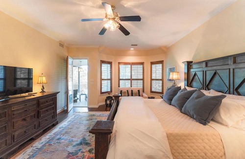 Apache Shores House | Scenic Seclusion Near Austin: 2 Luxe Suites, Designer Dining & City Access