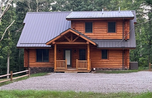Logan Cabin | "Scenic Solitude" - A great place to experience Hocking Hills !