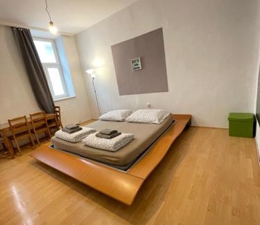 Landstrasse House | Schloss Belvedere Private Rooms