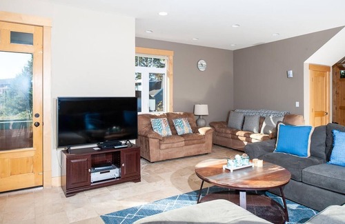 Lincoln City House | Schooner Creek Retreat