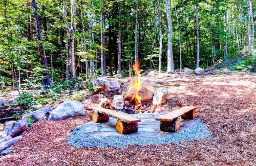 Carrabassett Valley House | Scoot Cabin - Dogs Welcome!
