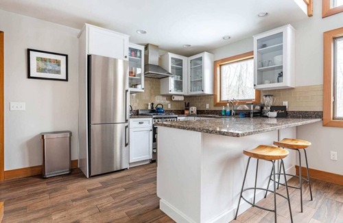 Neversink Cabin | Scott Brook Cabin - Romance in The Catskills