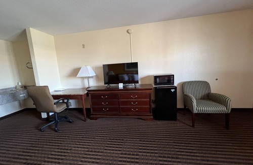 Eau Claire Hotel | Scottish Inns & Suites Eau Claire