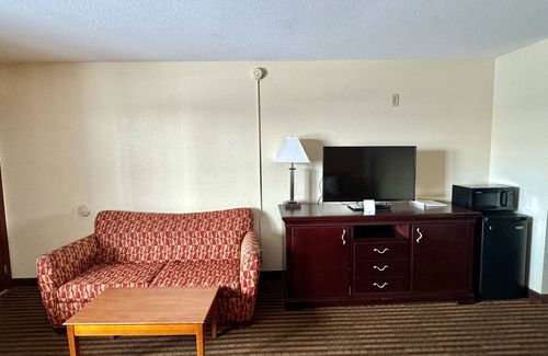 Eau Claire Hotel | Scottish Inns & Suites Eau Claire