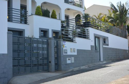 Santa Maria Maior Apartment | Sea and Sun 4 You - Choupana Studio