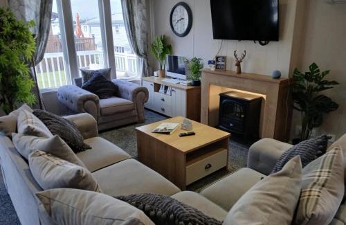 Skegness Other | Sea Breeze, Luxury Lodge, Parkdean Resort Southview, Skegness, Dog Friendly