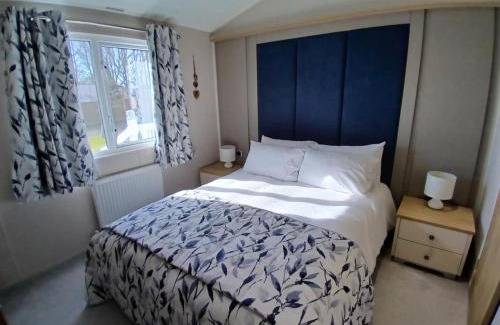 Skegness Other | Sea Breeze, Luxury Lodge, Parkdean Resort Southview, Skegness, Dog Friendly