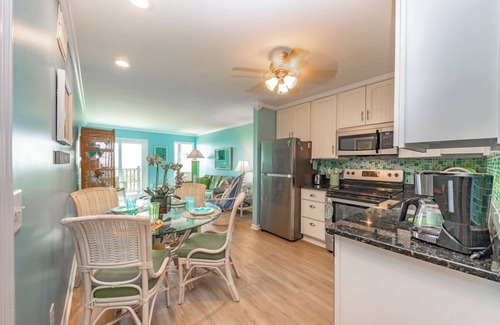 Morehead City Condo | Sea Dreams - Oceanfront Classic