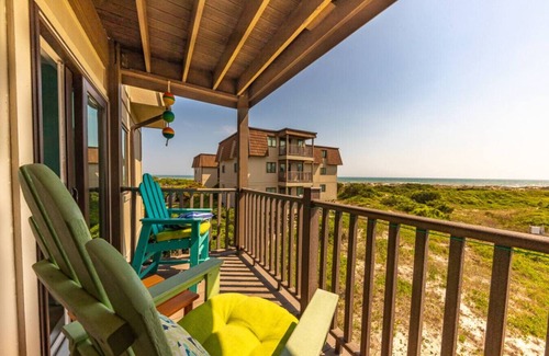 Morehead City Condo | Sea Dreams - Oceanfront Classic