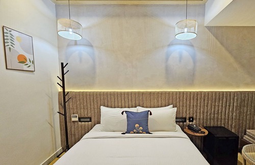 White Town Hotel | Sea Gadabout - Seaside Stays