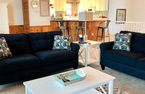 Corolla House | SEA-GO in Corolla, NC. OCEANSIDE! 4 min. walk to beach, PET FRIENDLY!