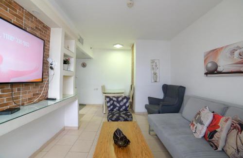 Tiberias Old City Apartment | Sea Of Galilee 2Bdrm Apartments in Tiberias - דירות 2 חדרי שינה וסלון עם נוף לכנרת בטבריה