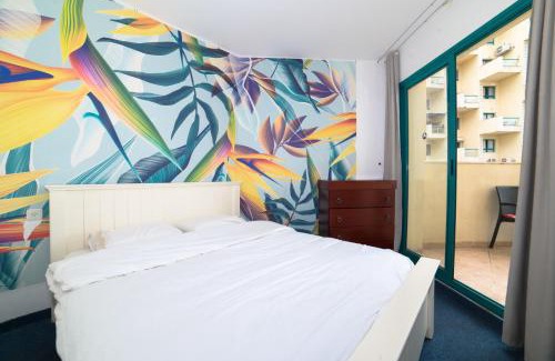 Tiberias Old City Apartment | Sea Of Galilee 2Bdrm Apartments in Tiberias - דירות 2 חדרי שינה וסלון עם נוף לכנרת בטבריה