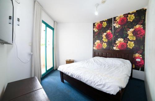 Tiberias Old City Apartment | Sea Of Galilee 2Bdrm Apartments in Tiberias - דירות 2 חדרי שינה וסלון עם נוף לכנרת בטבריה