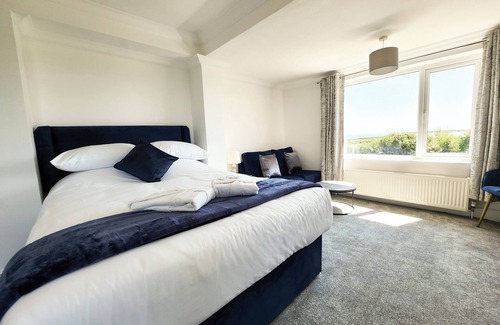 Port-Eynon House | Sea View - 1 Bed Suite - Port Eynon
