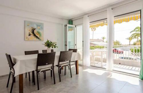 Canet de Berenguer Apartment | Sea view apartment, first line on the beach, Remote work