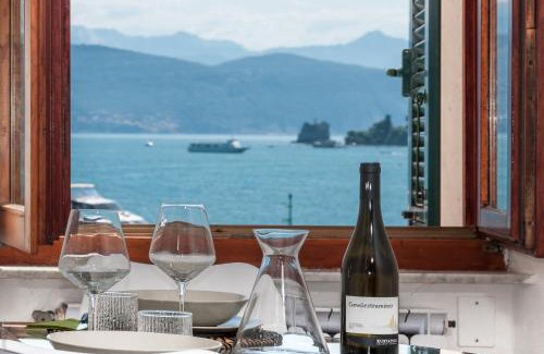 Portovenere Apartment | SEA VIEW APARTMENT in front of the sea