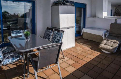 Castillo de Sabinillas Apartment | Sea view apartment with great terrace and 4 pools - Duquesa Suites 308