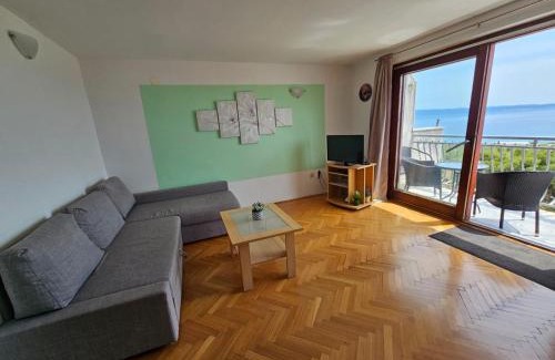 Znjan Apartment | Sea view apartment with terrace near the beach